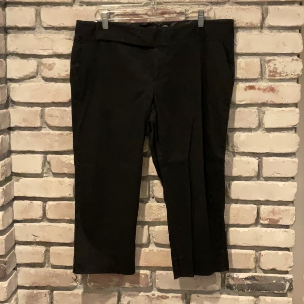 Pre-Owned 2 Pairs of Old Navy Capri Pants Size 14.